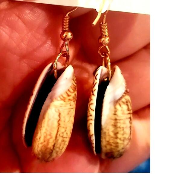 Seashell Earrings Fun Costume Jewelry Ocean Beach dangling earrings Bestie Gift - Picture 10 of 12